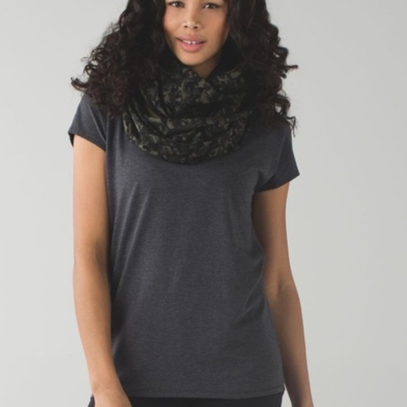 lululemon athletica Green Butterfly Scarf - Picture 8 of 10